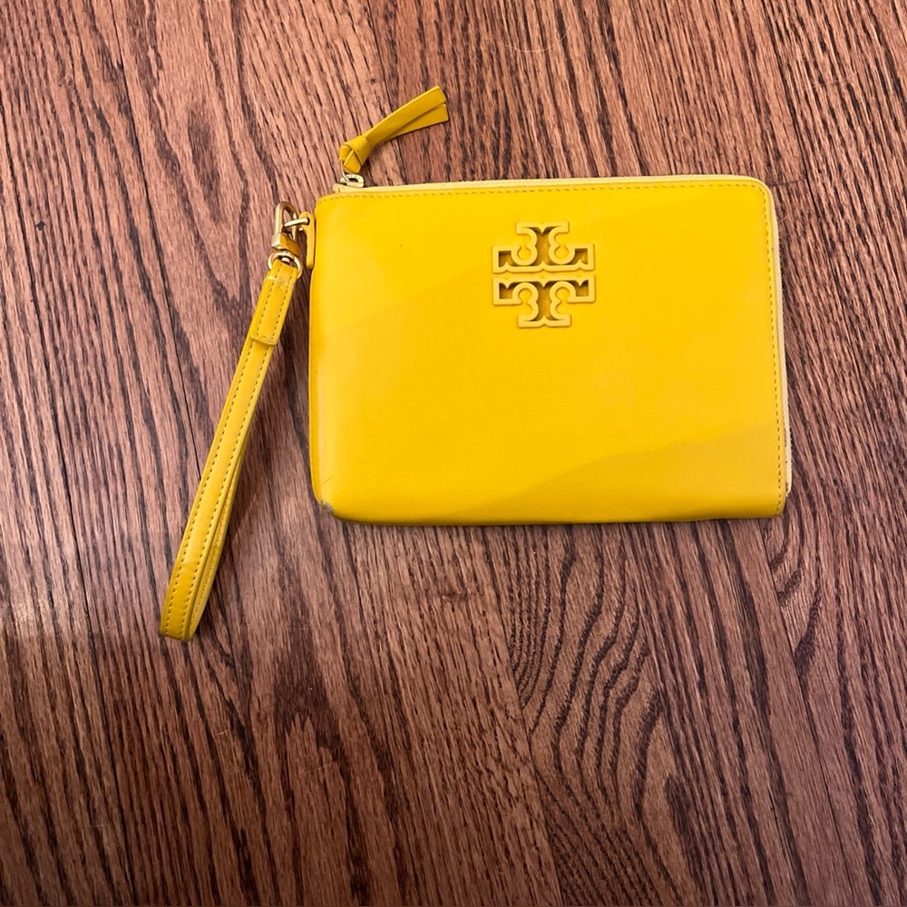 Tory Burch Cassia - Genuine Leather - Britten Large Zip Pouch- Bright Yellow